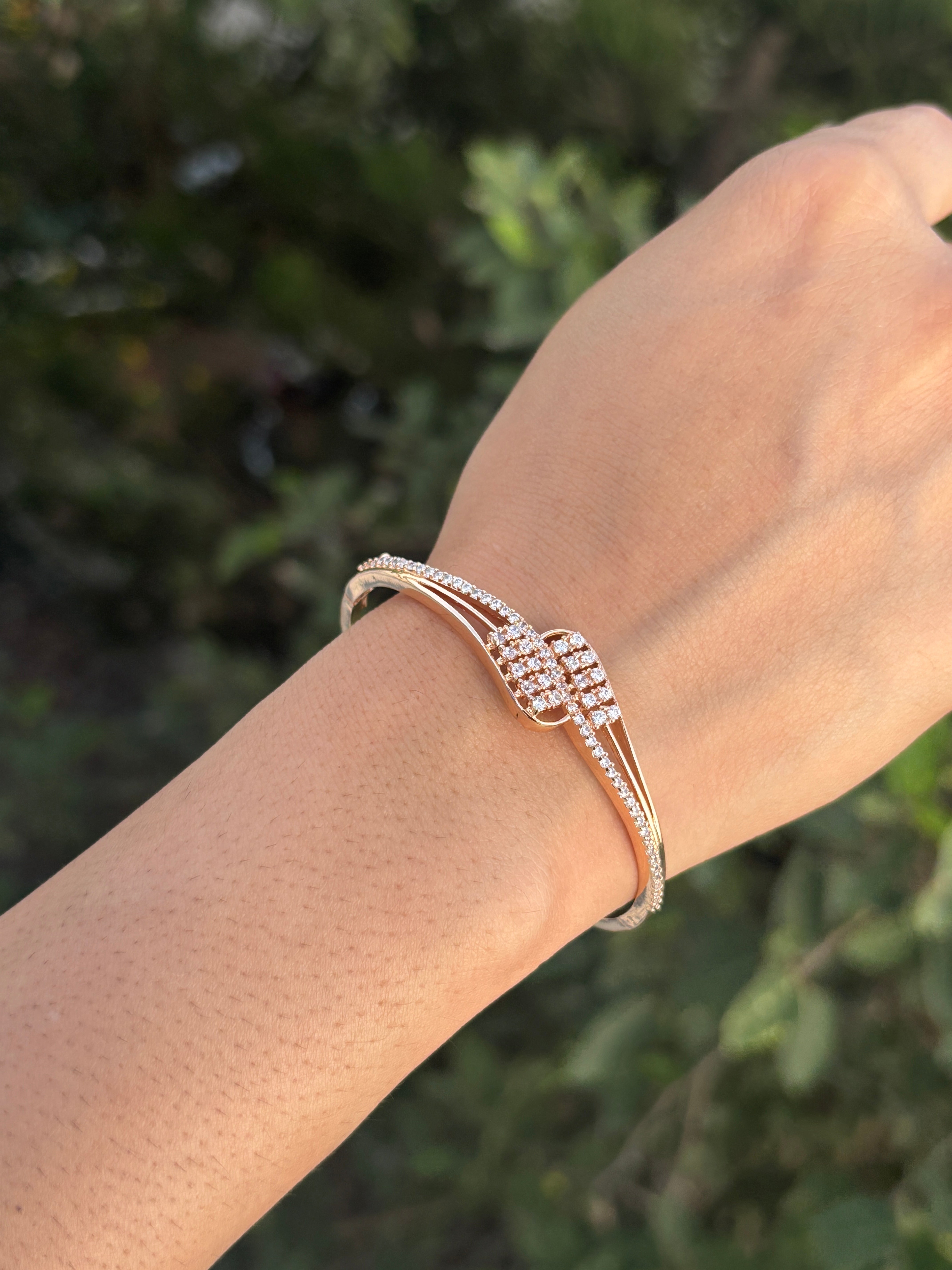 Graceful Opulence Kada