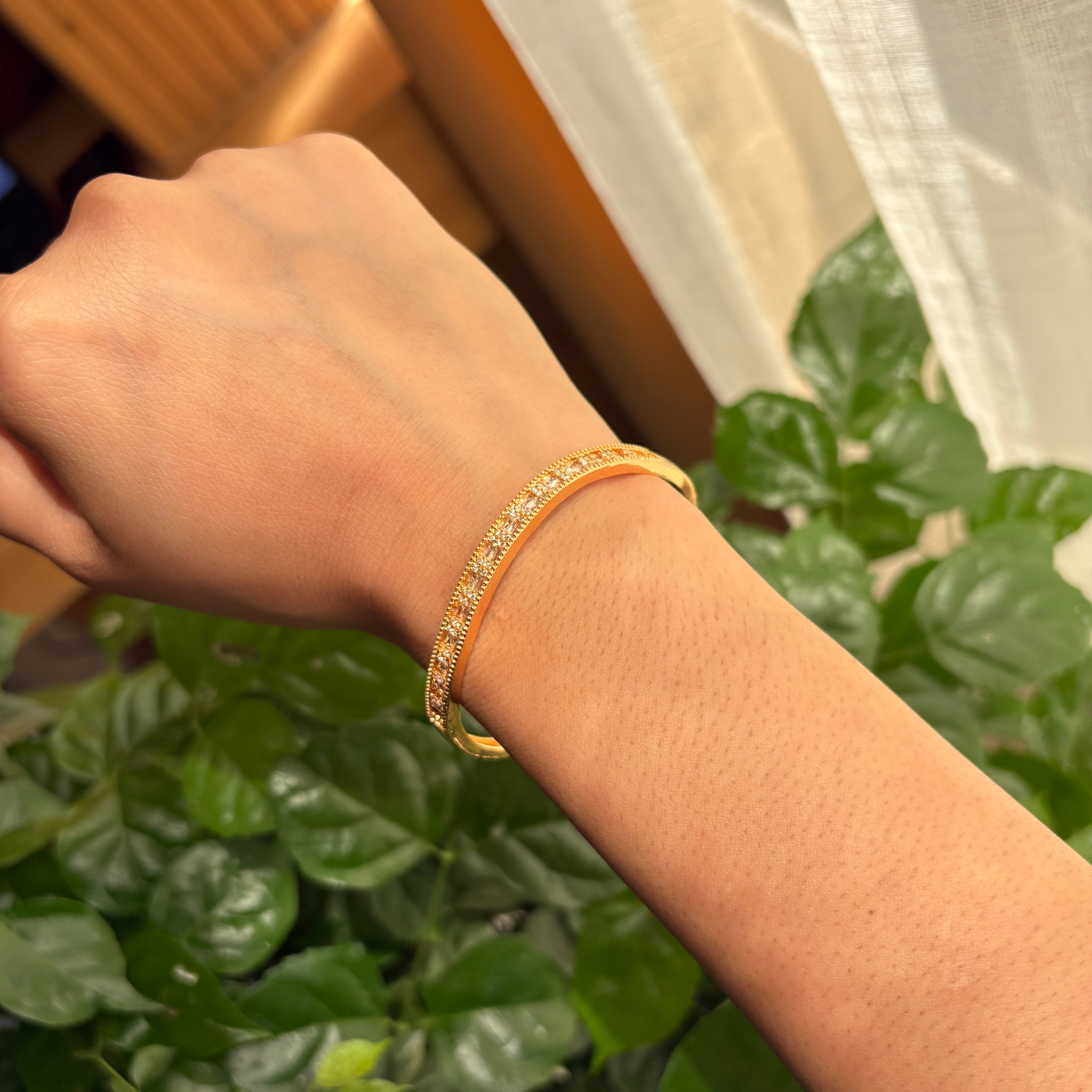 Aurora Shine Kada