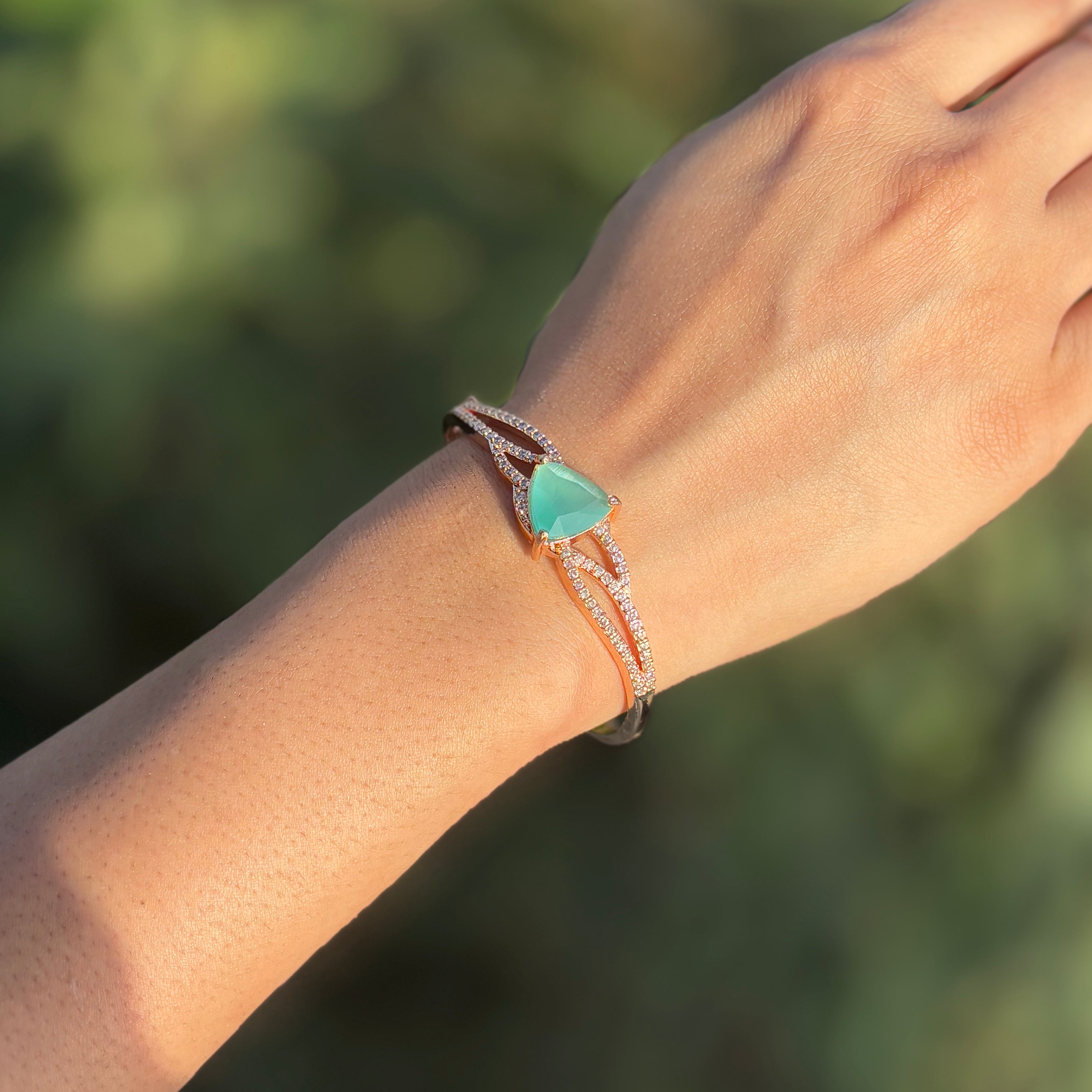 Aqua Elegance Kada