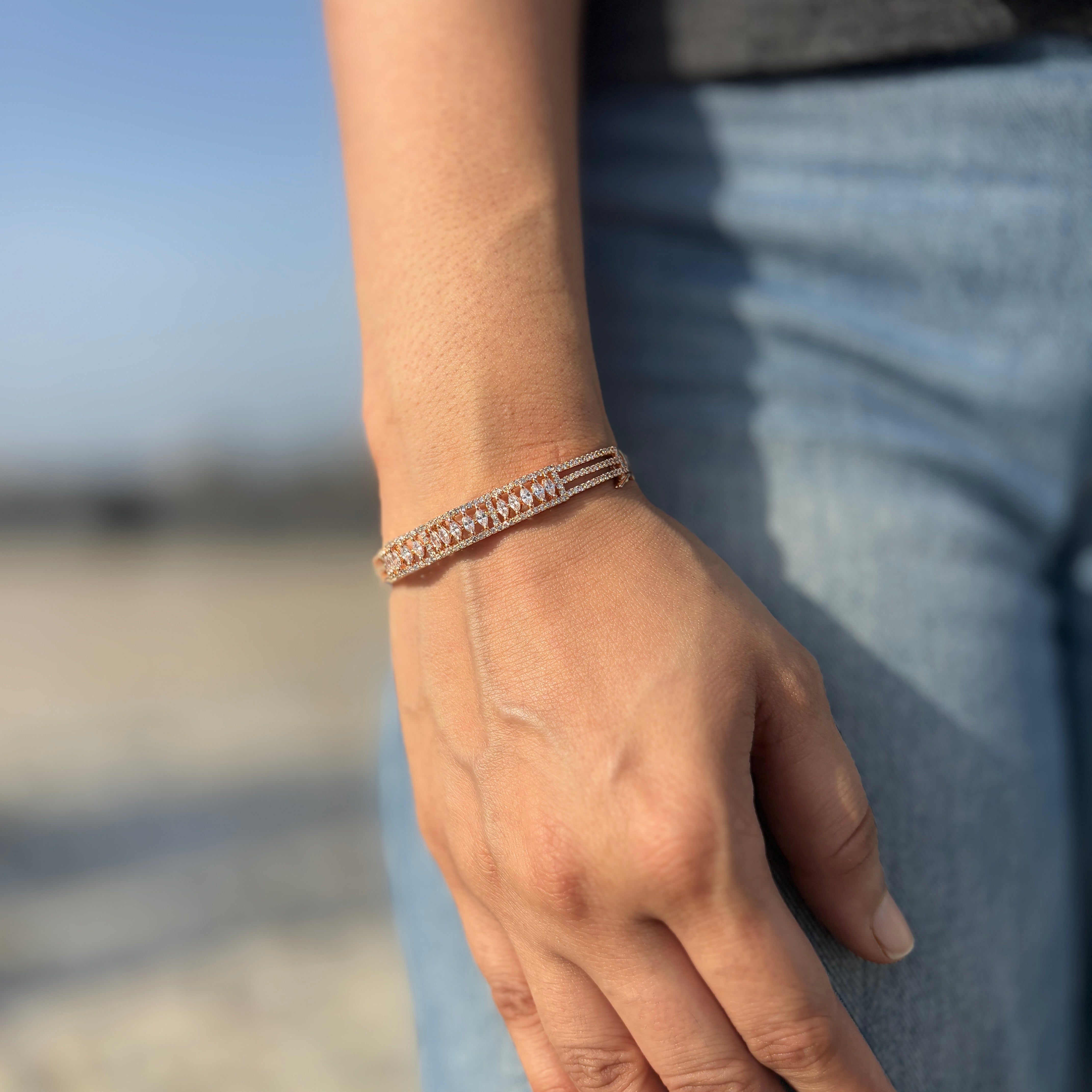 Luxe Whisper Kada