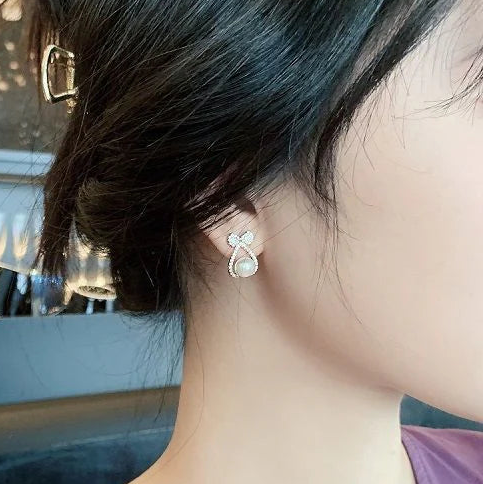 Petite Bow Pearl Earrings
