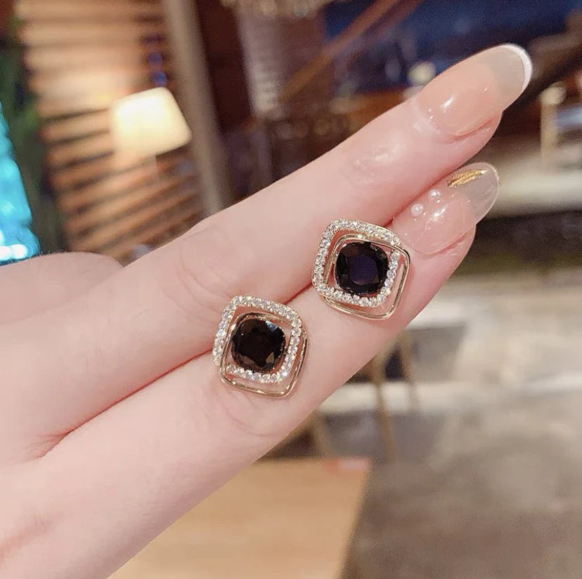 Noir Square Earrings