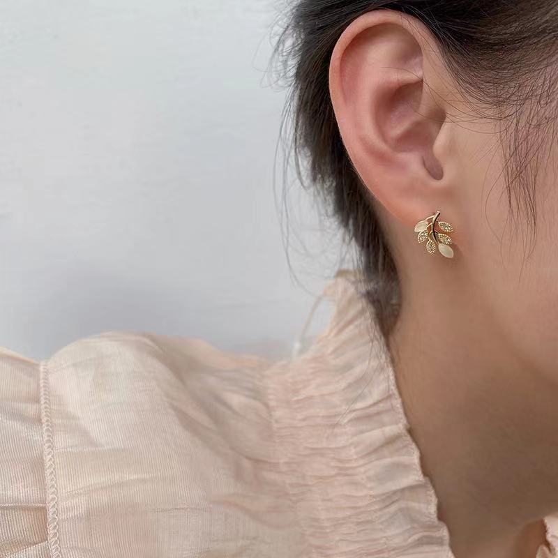 Cat's Eye Leaf Studs